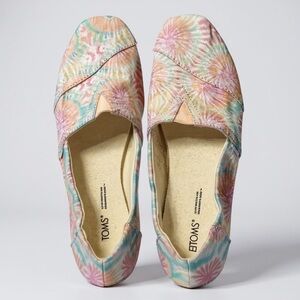 TOMS Pastel Tie-Dye Slip-On Flats Women’s 6 Like New